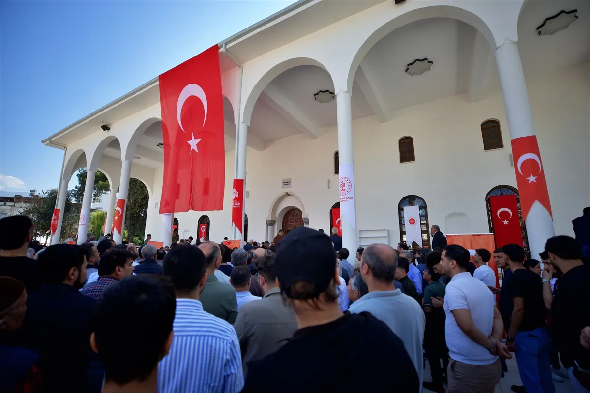 Osmaniye'de depremde hasar gören tarihi Enver-ül Hamit Camisi ibadete açıldı