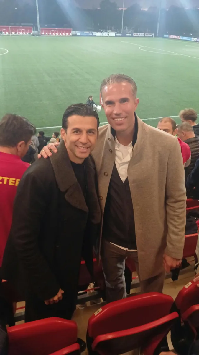 Robin van Persie UEFA Gençlik Ligi'nde oynanan AZ Alkmaar-Göztepe maçını izledi
