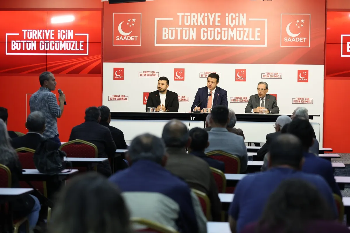 Saadet Partisi Genel Başkanı Mahmut Arıkan çevre derneği üyeleriyle görüştü