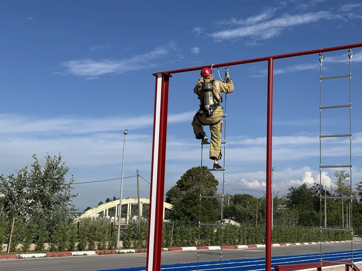 Sakarya Büyükşehir Belediyesi itfaiyesinden Goodyear personeline yangın eğitimi