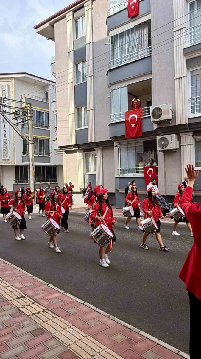 Samsun'un Bafra ilçesinde bando takımı öğrencileri öğretmenlerini unutmadı