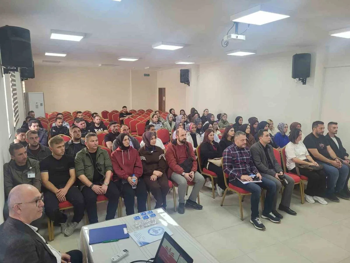 Samsun'un Vezirköprü ve Havza ilçelerinde okul görevlilerine eğitim verildi