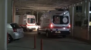 Şanlıurfa Siverek’te otomobil şarampole devrildi: 3 kişi yaralandı