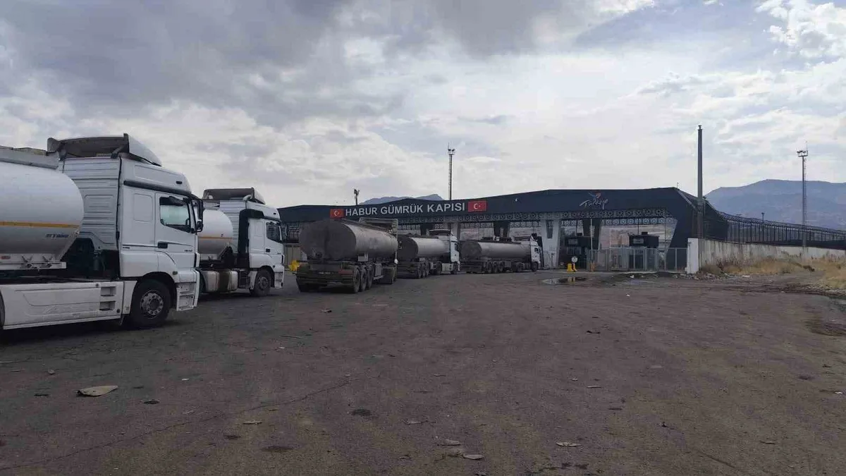 Silopi Habur Sınır Kapısı'nda tır şoförlerinin park isyanı