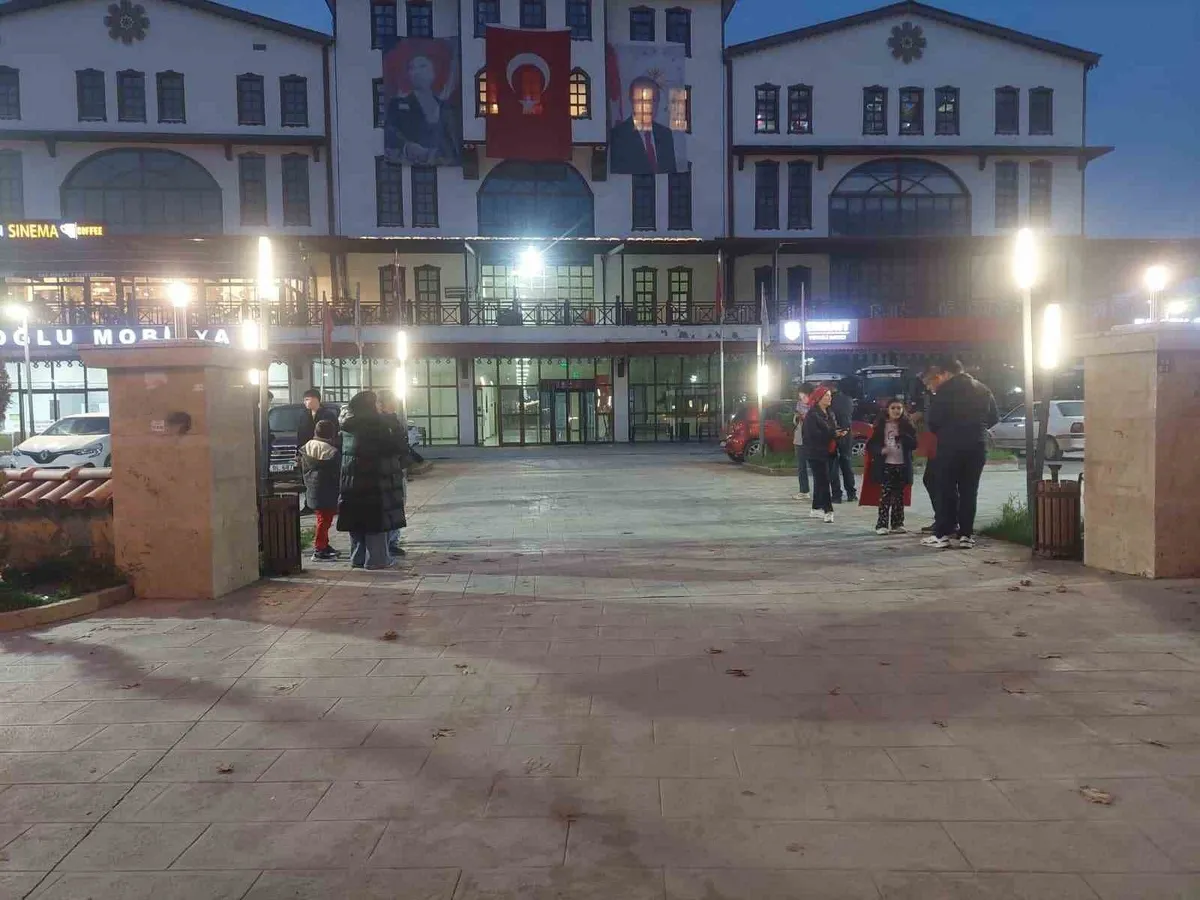 Sinop'un Boyabat ilçesinde fener alayı olumsuz hava şartları nedeniyle iptal edildi
