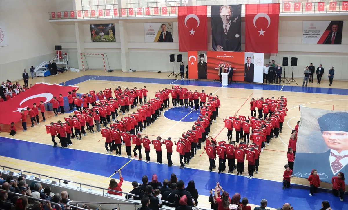 Sinop'un Boyabat ve Türkeli ilçelerinde 29 Ekim Cumhuriyet Bayramı coşkusu