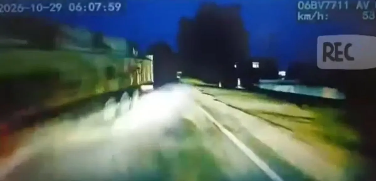 Şırnak'ın Uludere ilçesinde yolcu otobüsü ile TIR çarpıştı: 1 ölü, 14 yaralı