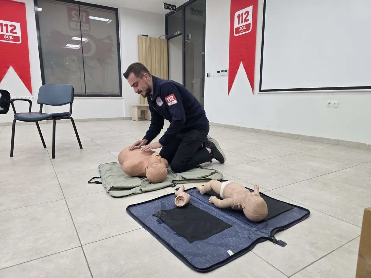 Şırnak'ta 112 Acil Çağrı Merkezi personeline ilk yardım eğitimi verildi
