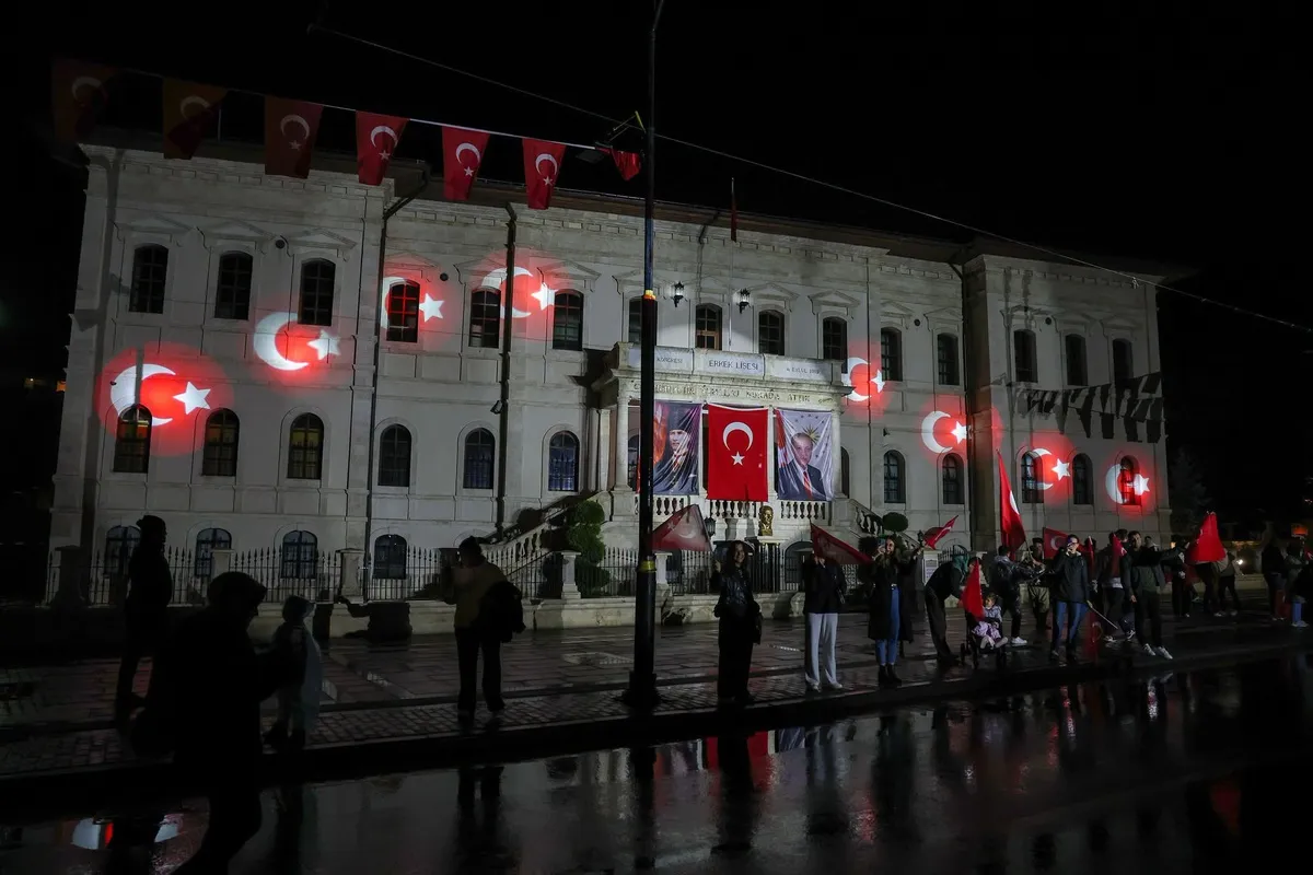 Sivas'ta Cumhuriyet'in 103. yıl dönümü kortej yürüyüşü ile kutlandı