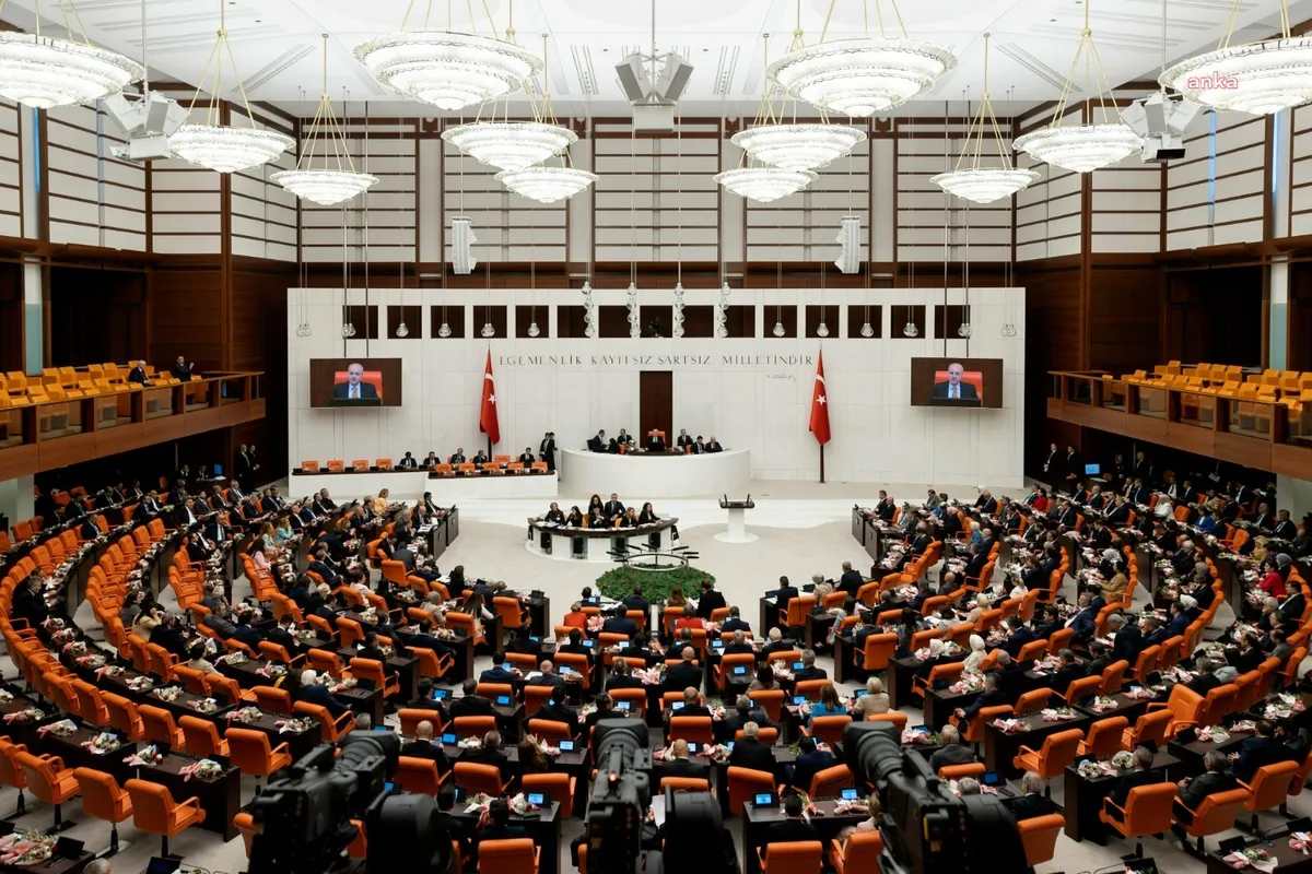 TBMM Genel Kurulu'nda fon krizine ilişkin kanun teklifi görüşülüyor