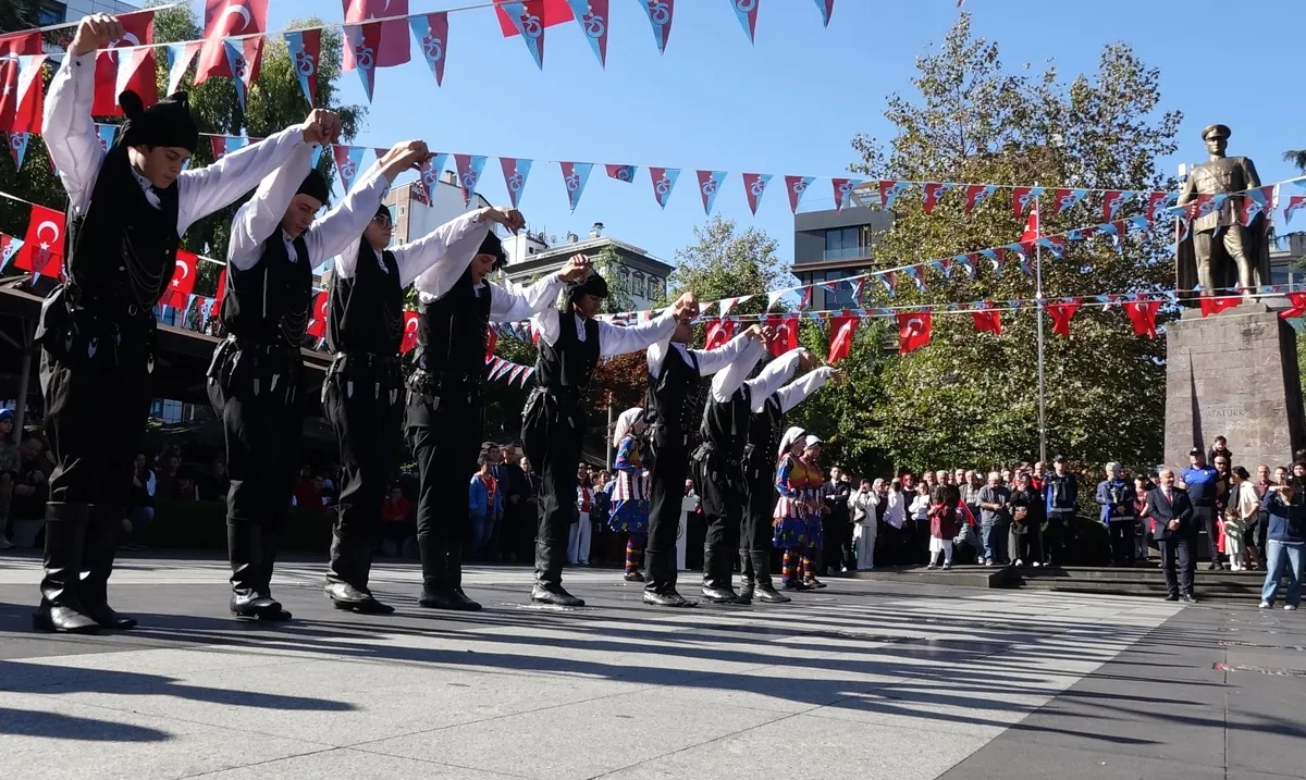 Trabzon'da 29 Ekim Cumhuriyet Bayramı coşku dolu etkinliklerle kutlandı