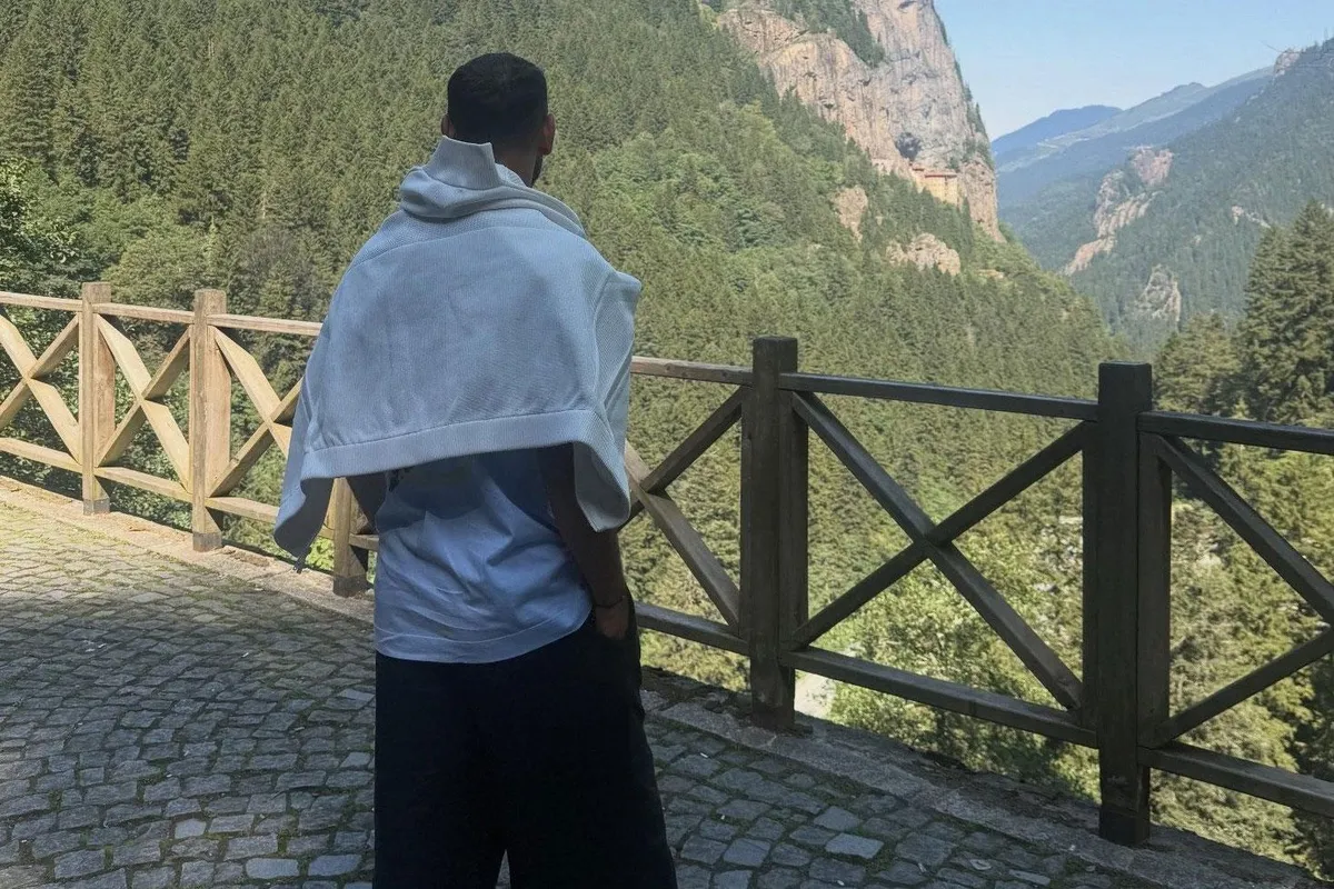 Trabzon'da Muhammed Salah'ın Sümela Manastırı'nı izlediği noktaya tabela asıldı