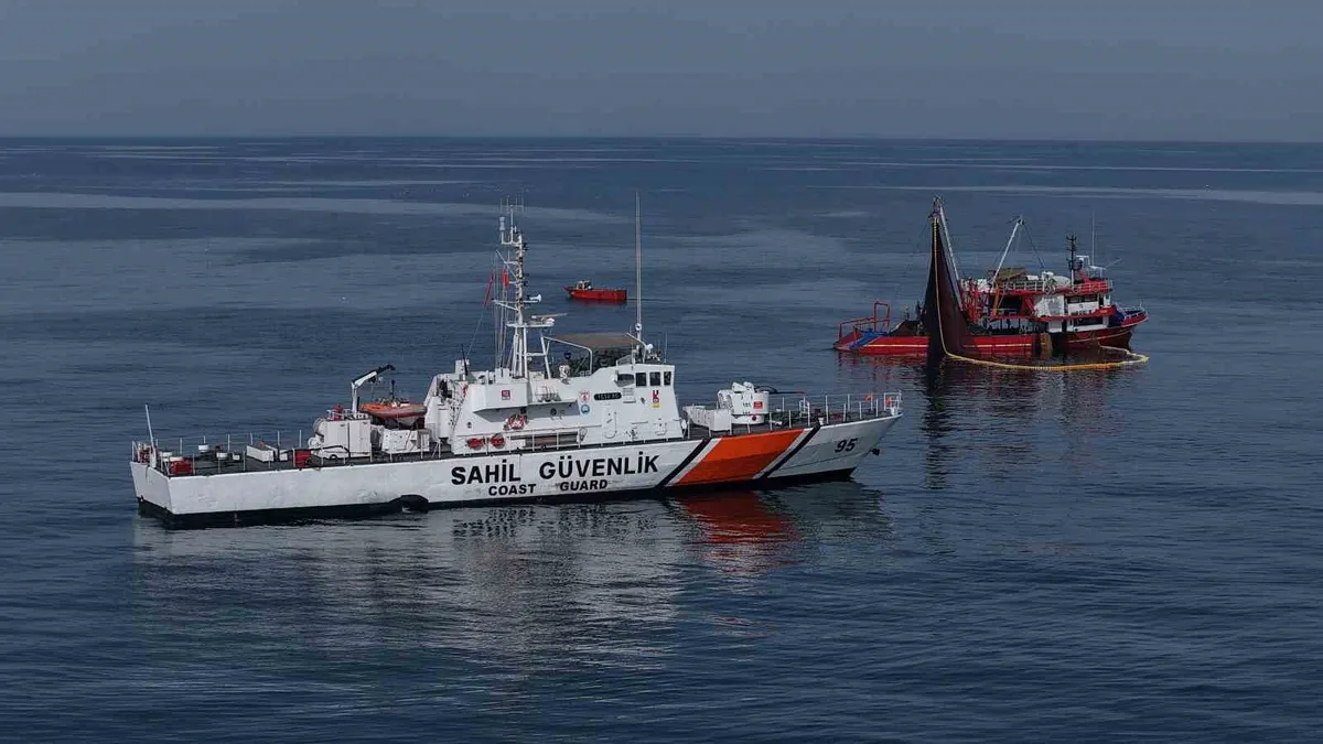 Trabzon'da Sahil Güvenlik ekipleri palamut avcılığı denetimlerini artırdı
