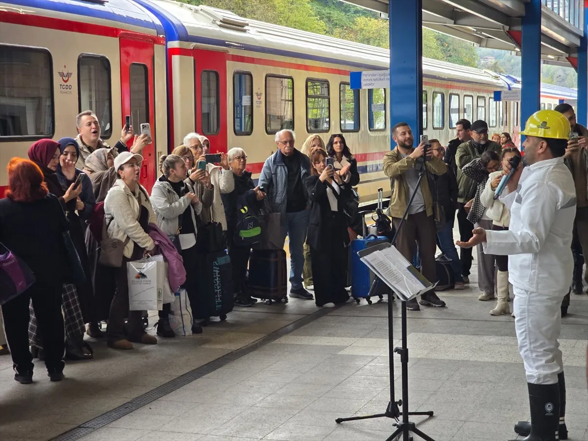 Turistik Karaelmas Ekspresi 6. seferiyle Zonguldak'a ulaştı