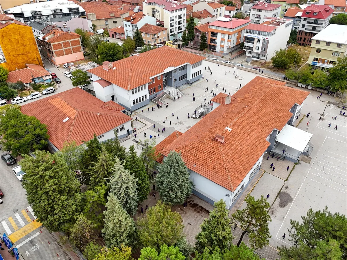 Uşak'ta 102 yıllık köklü eğitim çınarı Gazi Mustafa Kemal İlkokulu