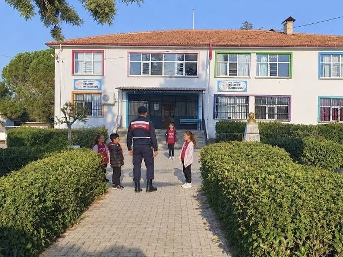 Uşak'ta okul çevrelerinde gerçekleştirilen güvenlik denetimleri tamamlandı
