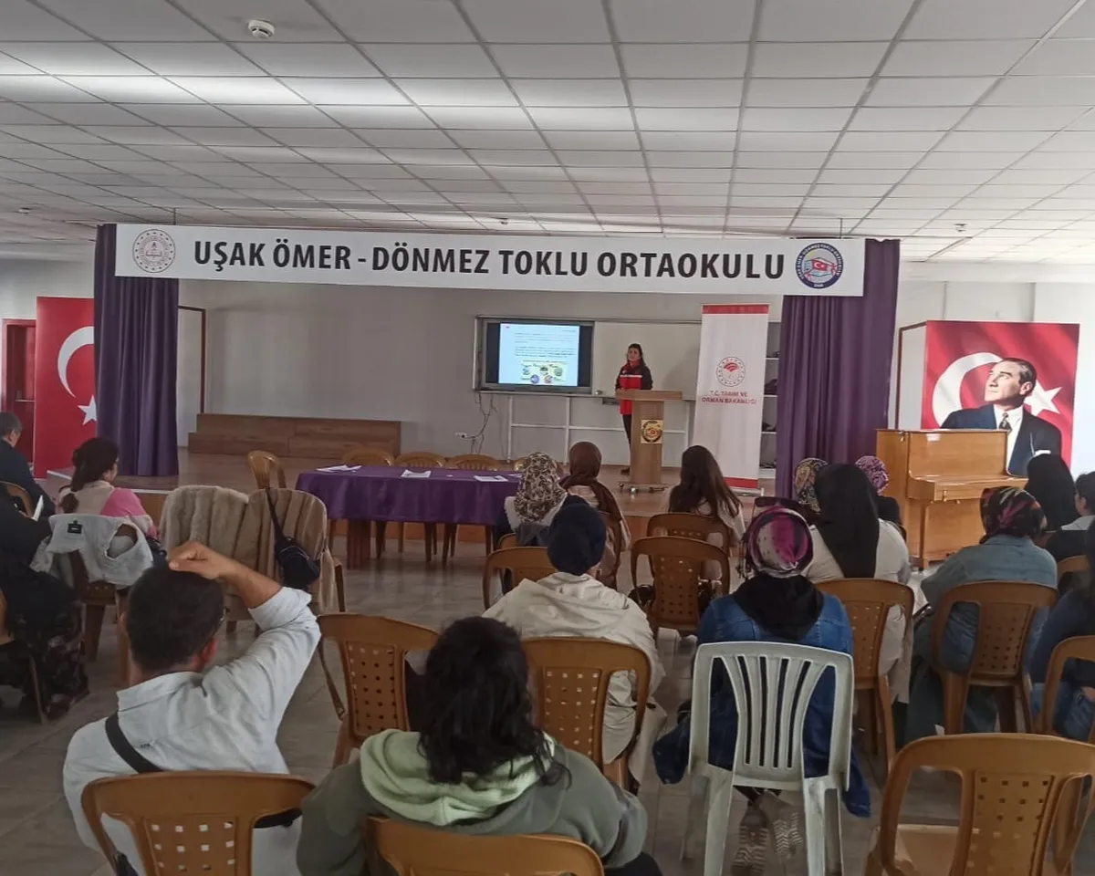 Uşak'ta okul kantini çalışanlarına hijyen ve gıda güvenliği eğitimi verildi