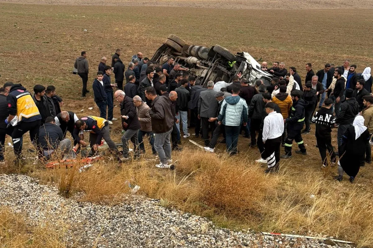 Van'da meydana gelen trafik kazasında yaralanan polis memuru Tayfun Akalan şehit oldu