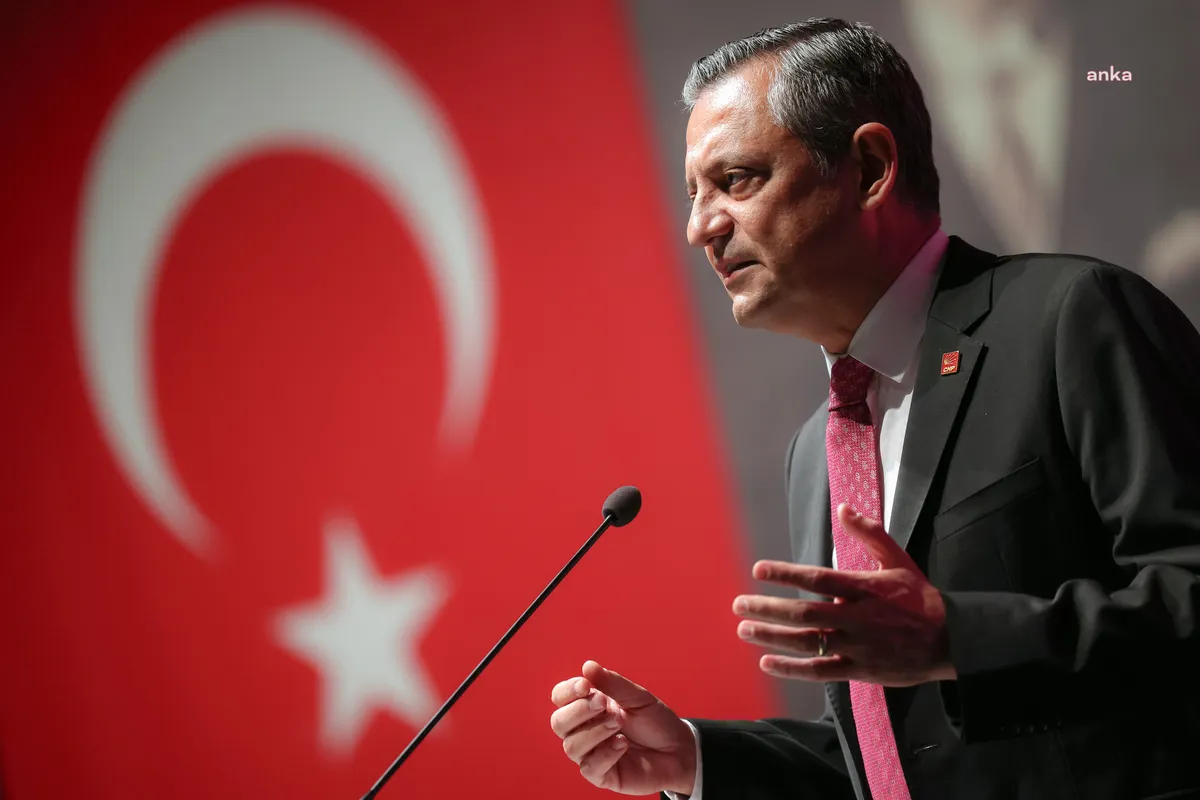 YENİ Parti Genel Başkanı Özgür Özel yarın İzmir'deki basın yürüyüşüne katılacak