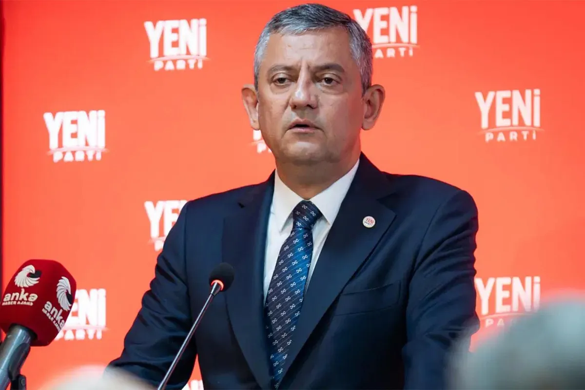 Yeni Parti Genel Başkanı Özgür Özel'den Cemil Tugay'a sert tepki