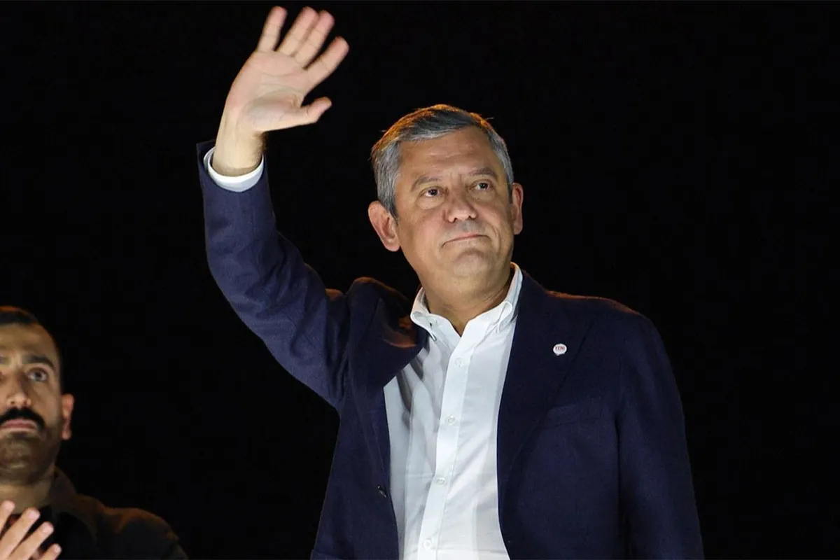 Yeni Parti Genel Başkanı Özgür Özel'den İBB ve CHP iş birliği sorusuna yanıt