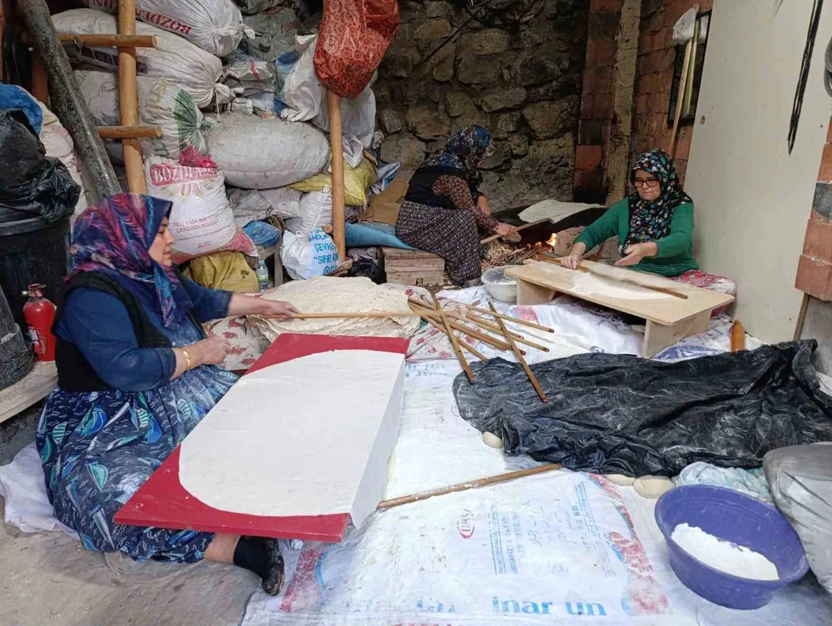 Yozgat Çekerek'te imece usulü hazırlanan yufka ekmekler 1,5 yıl dayanıyor