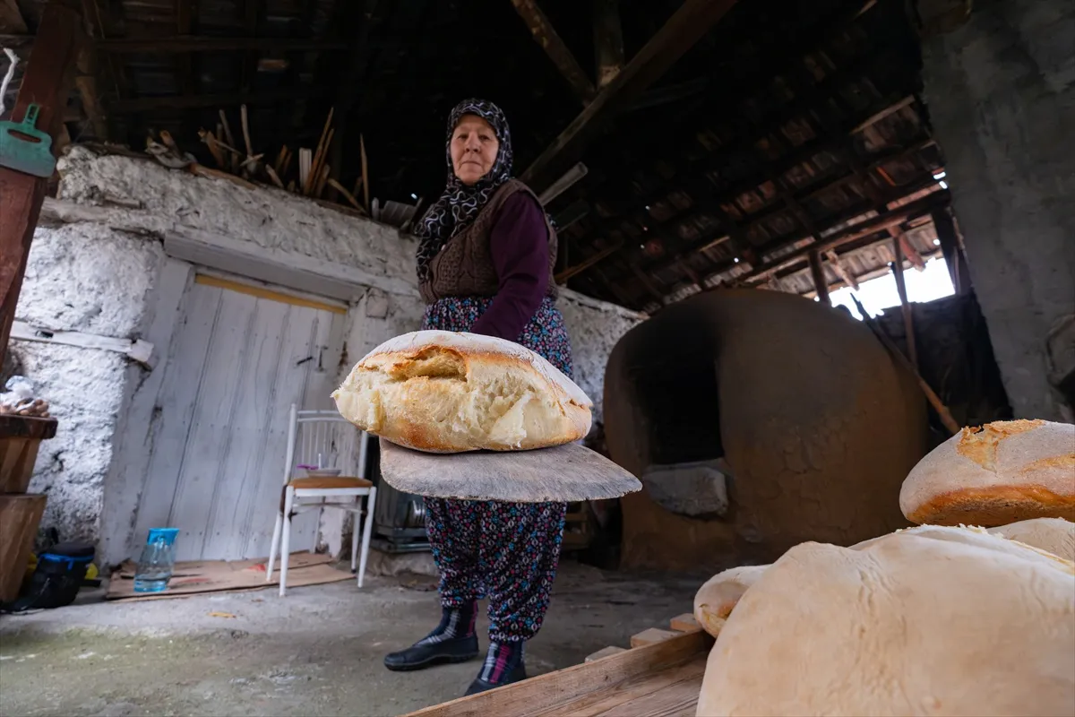 Yozgat'ta 50 yıllık fırında yaşatılan muhacir somunu geleneği