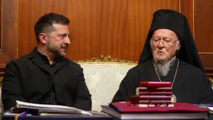 Ukrayna Devlet Başkanı Zelenski, Fener Rum Patriği Bartholomeos ile bir araya geldi